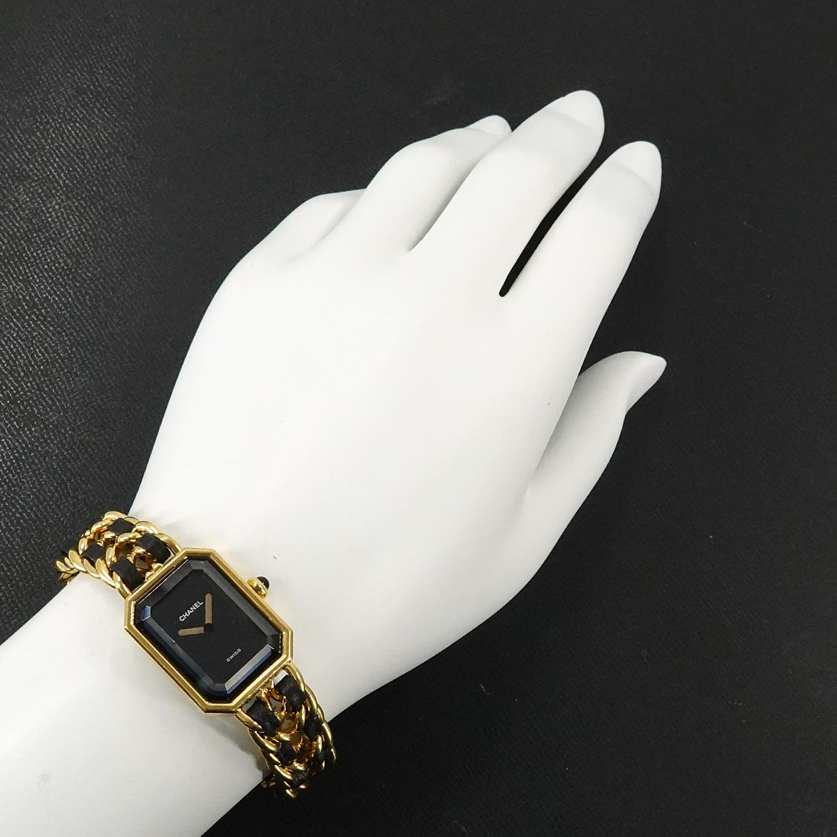 Premiere Size L H0001 Vintage Quartz Black Dial Ladies Watch