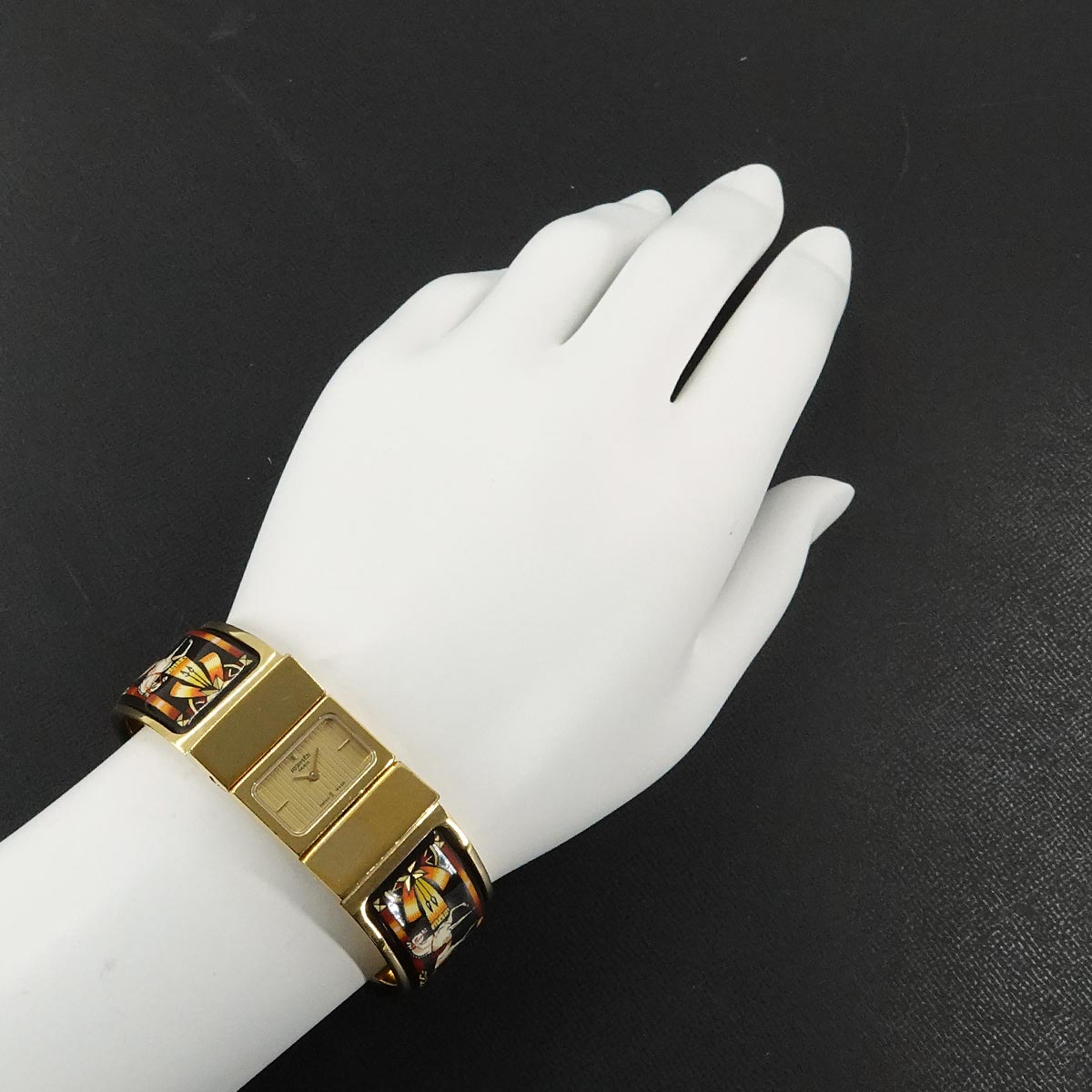 Loquet LO1.201 Quartz Gold Dial Ladies Bngle Watch