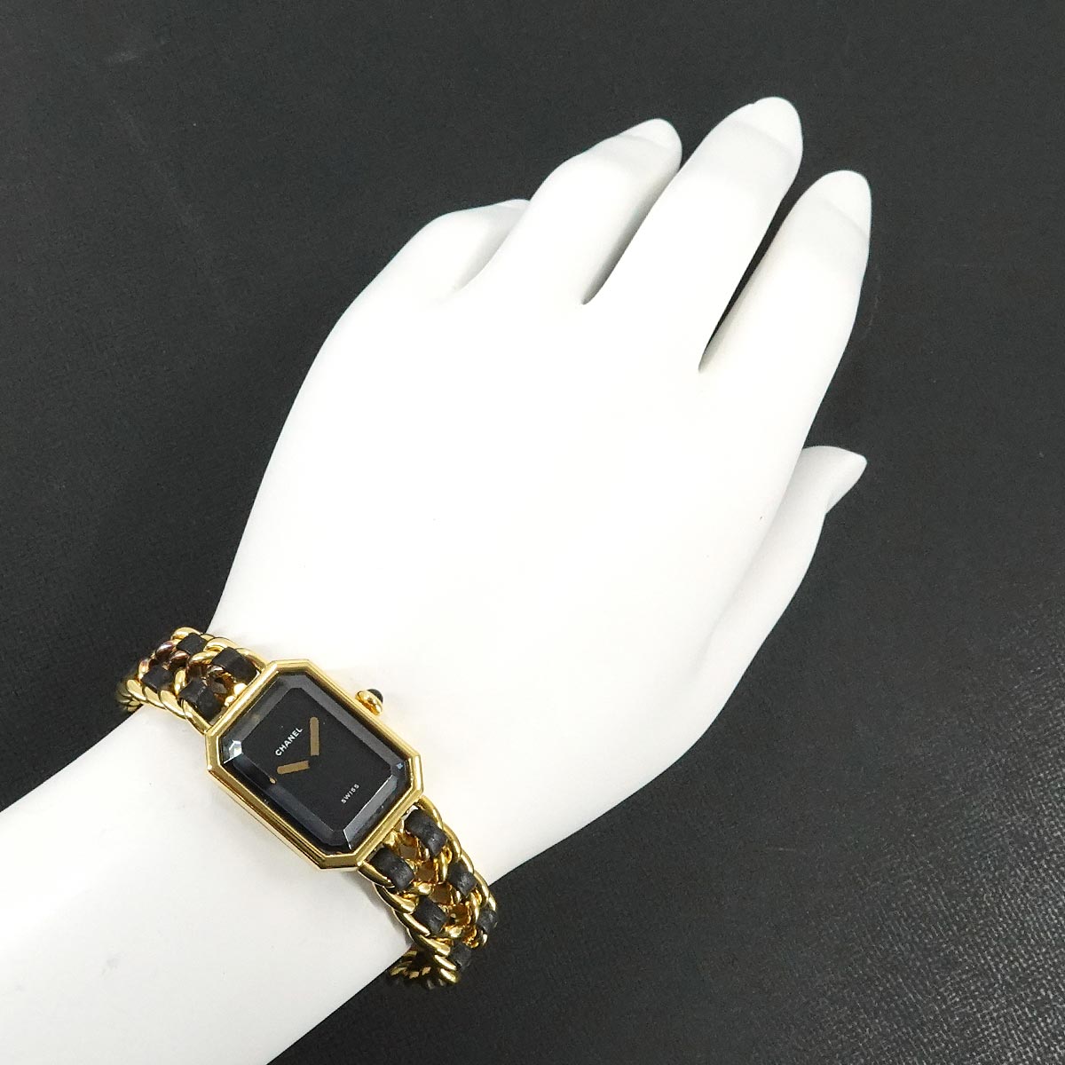 Premiere Size L H0001 Vintage Quartz Black Dial Ladies Watch