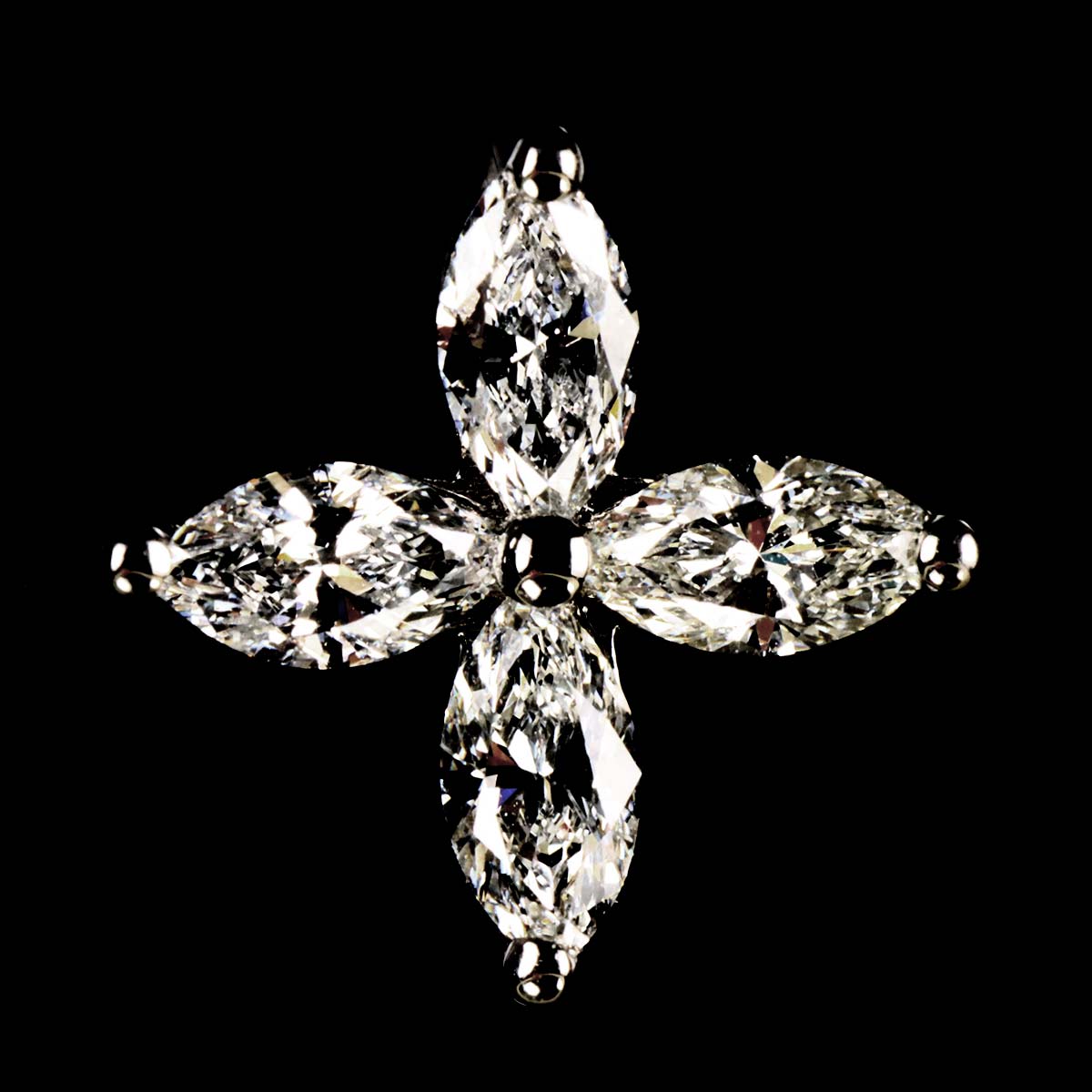 Victoria Diamond MM Earrings Pierced Pt Platinum