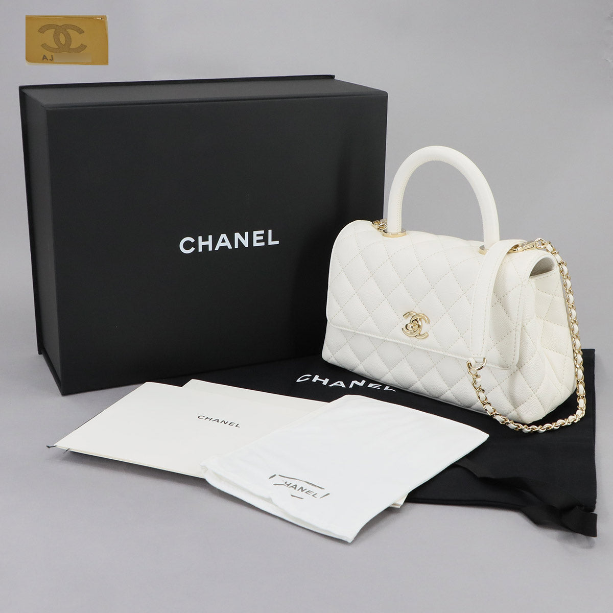 Matelasse Hand Shoulder Bag Leather White A92990