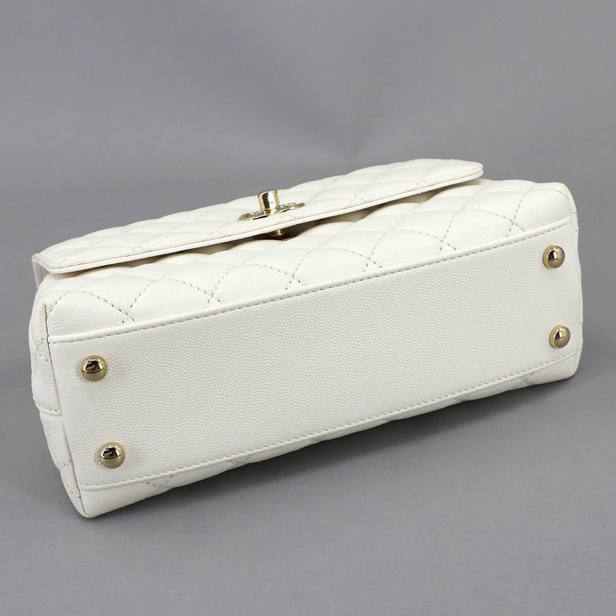 Matelasse Hand Shoulder Bag Leather White A92990