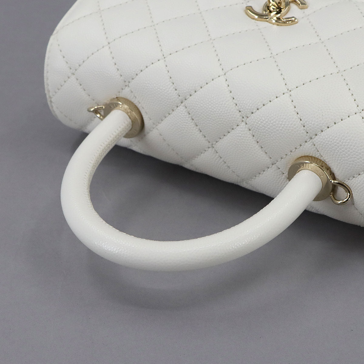 Matelasse Hand Shoulder Bag Leather White A92990