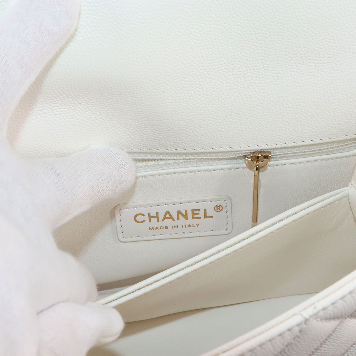 Matelasse Hand Shoulder Bag Leather White A92990