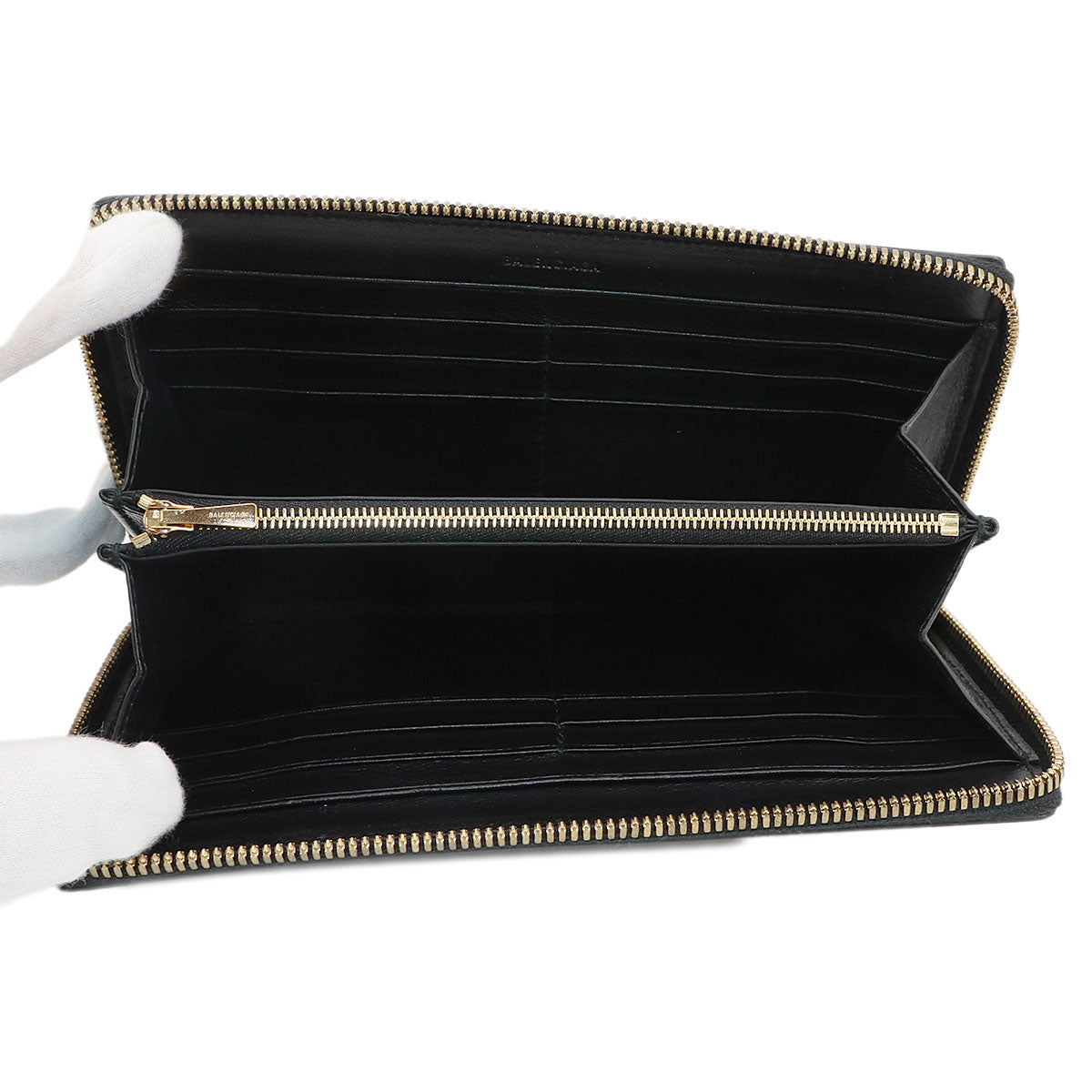Neo Classic Zipped Around Long Wallet Leather Black 640115