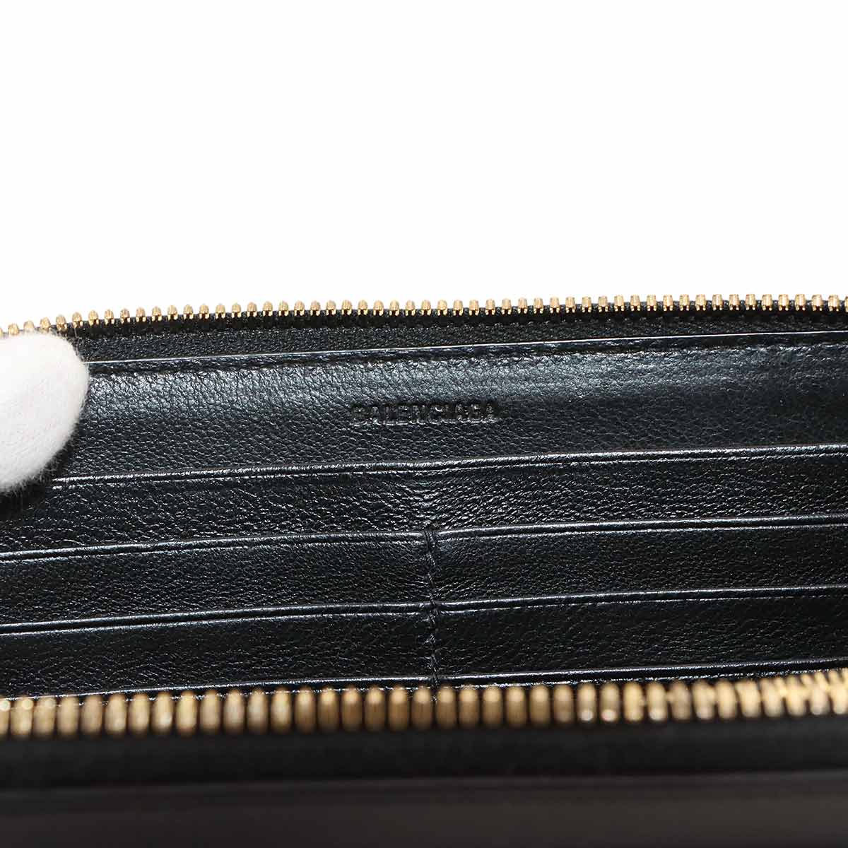 Neo Classic Zipped Around Long Wallet Leather Black 640115