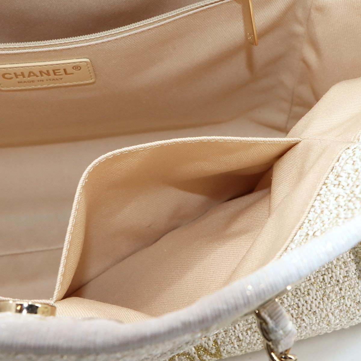 Deauville MM Chain Tote Bag Tweed Leather White Gold A67001