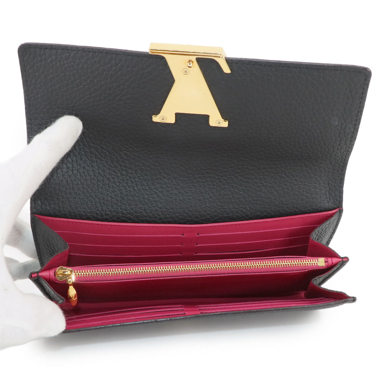 Capucines Wallet Taurillon leather Noir M61248 Purse