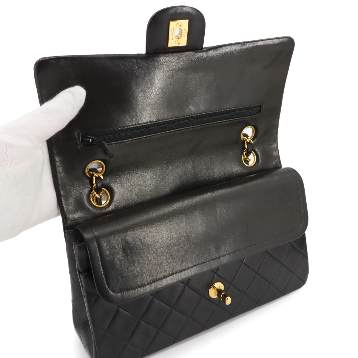 Matelasse 25 Chain Shoulder Bag Leather Black A01112 11.12