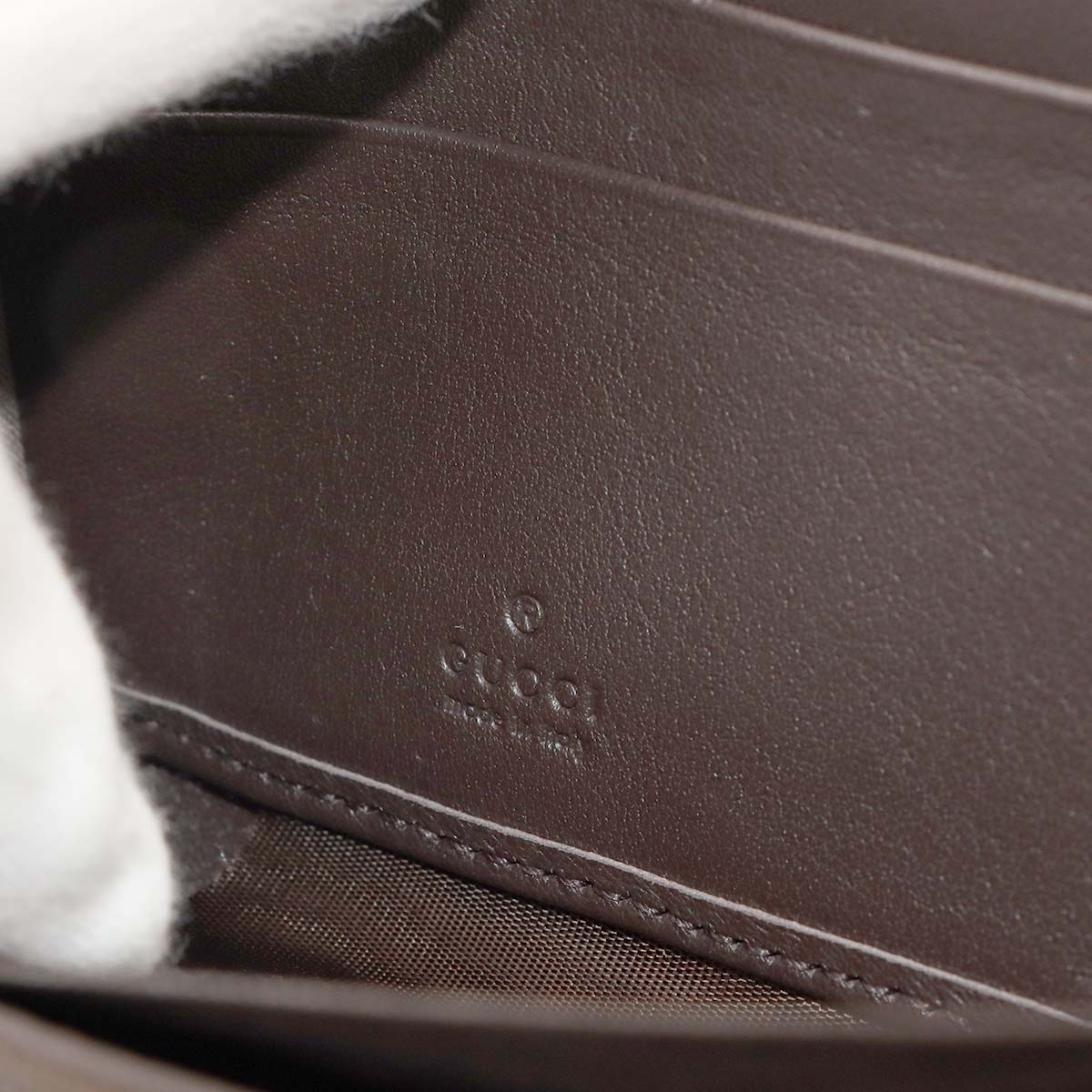 Sukey Interlocking G Zipped Around Long Wallet Beige 308012