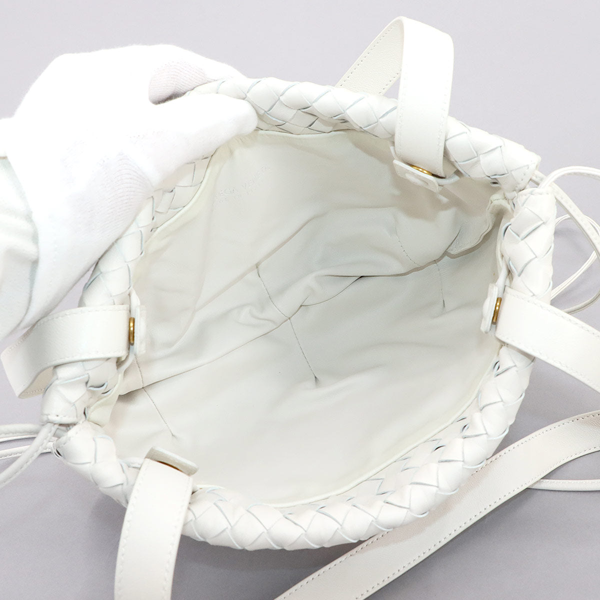 Intrecciato The Bulb Small Shoulder Bag 651811 White