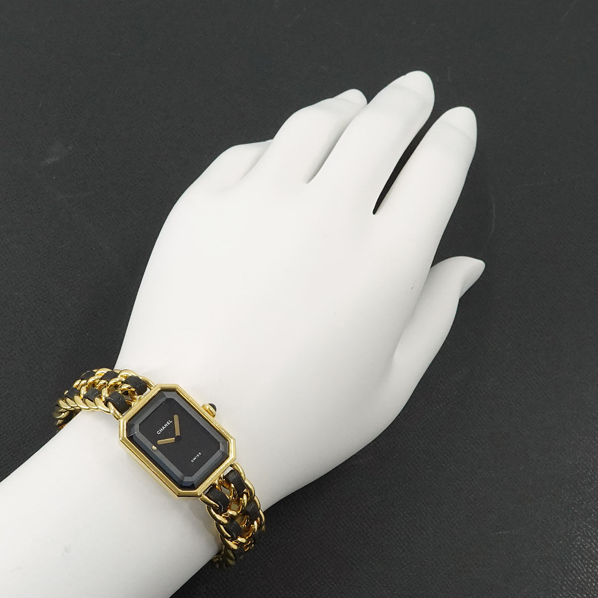 Premiere Size M H0001 Vintage Quartz Black Dial Ladies Watch