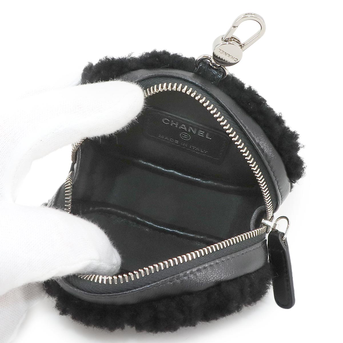 Coco Neige Matelasse Chain Pouch Shearling Leather Black
