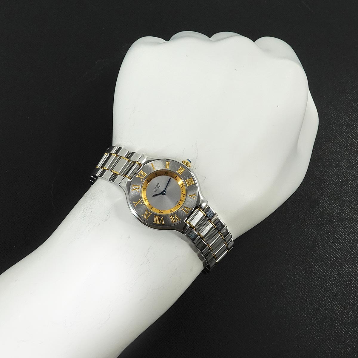 Must 21 Van Thian W10072R6 Quartz Silver Dial Boys Watch