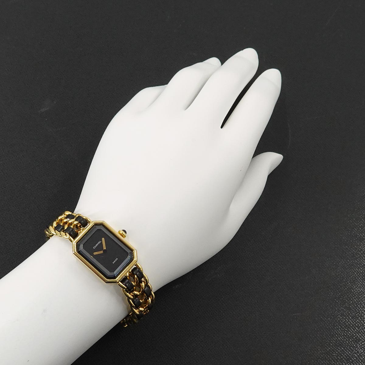 Premiere Size S H0001 Vintage Quartz Black Dial Ladies Watch