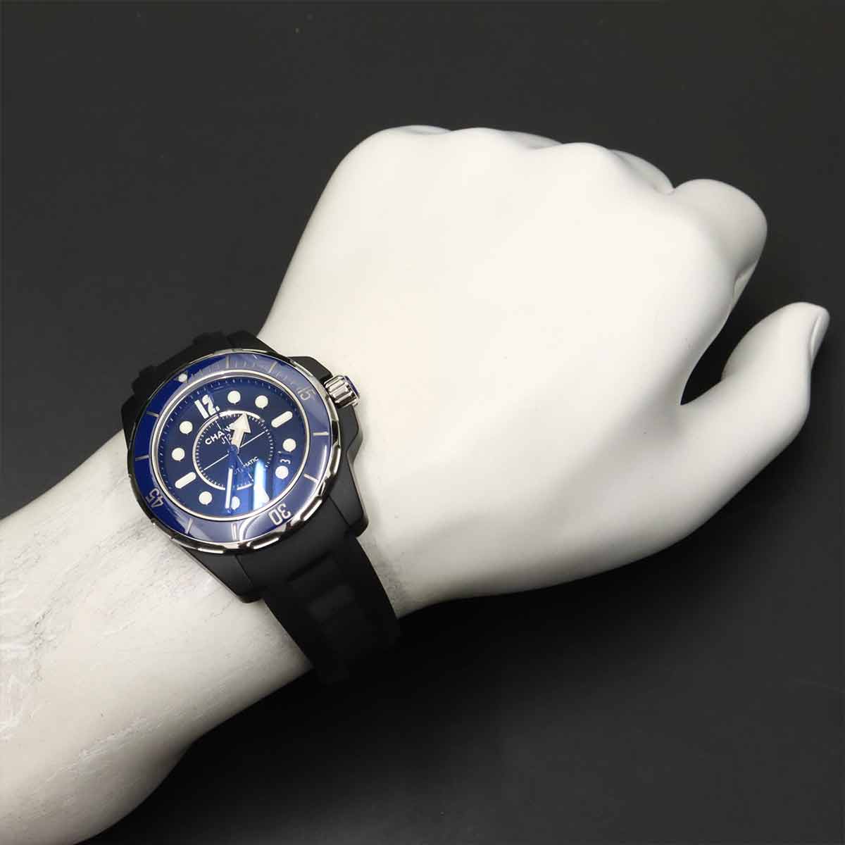 J12 Marine 42mm H2559 Automatic Black Dial Mens Watch