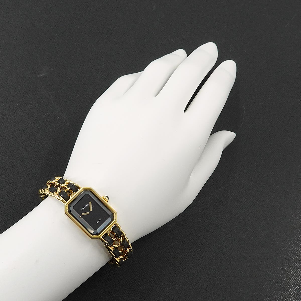 Premiere Size L H0001 Vintage Quartz Black Dial Ladies Watch