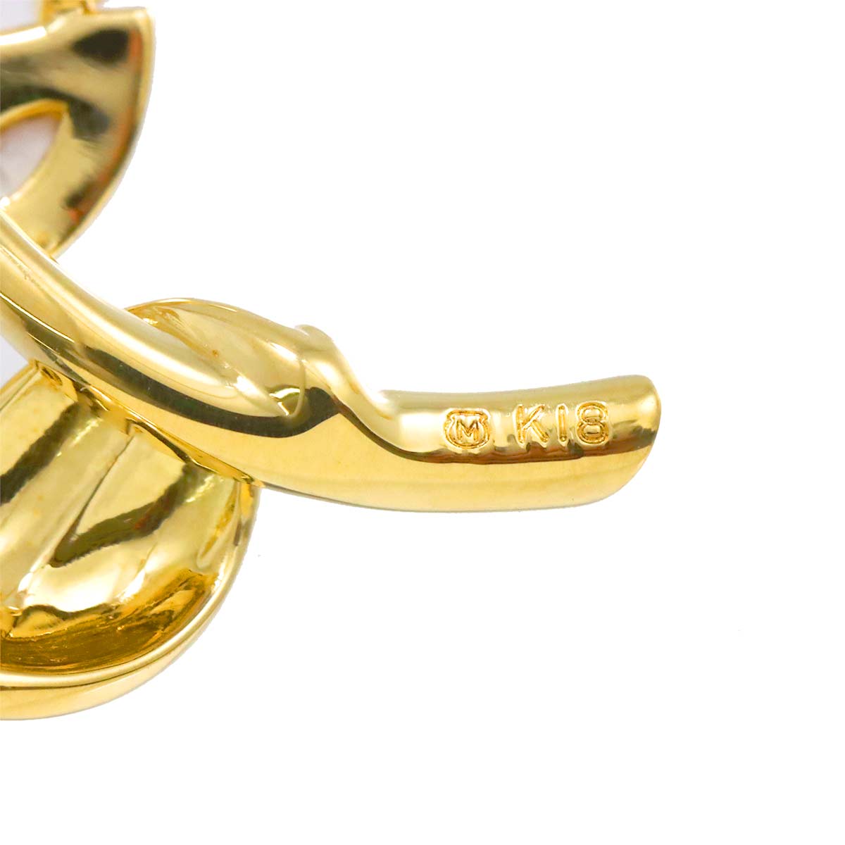 Akoya pearl 5.8mm Mother of Pearl Brooch 18K YG 750