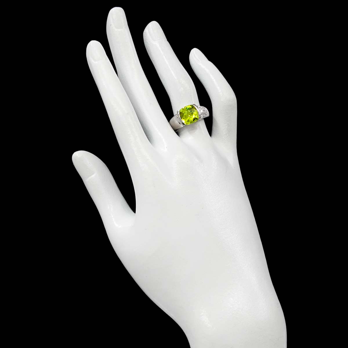 Peridot 3.17ct Diamond 0.15ct Ring Platinum size6.75(US)