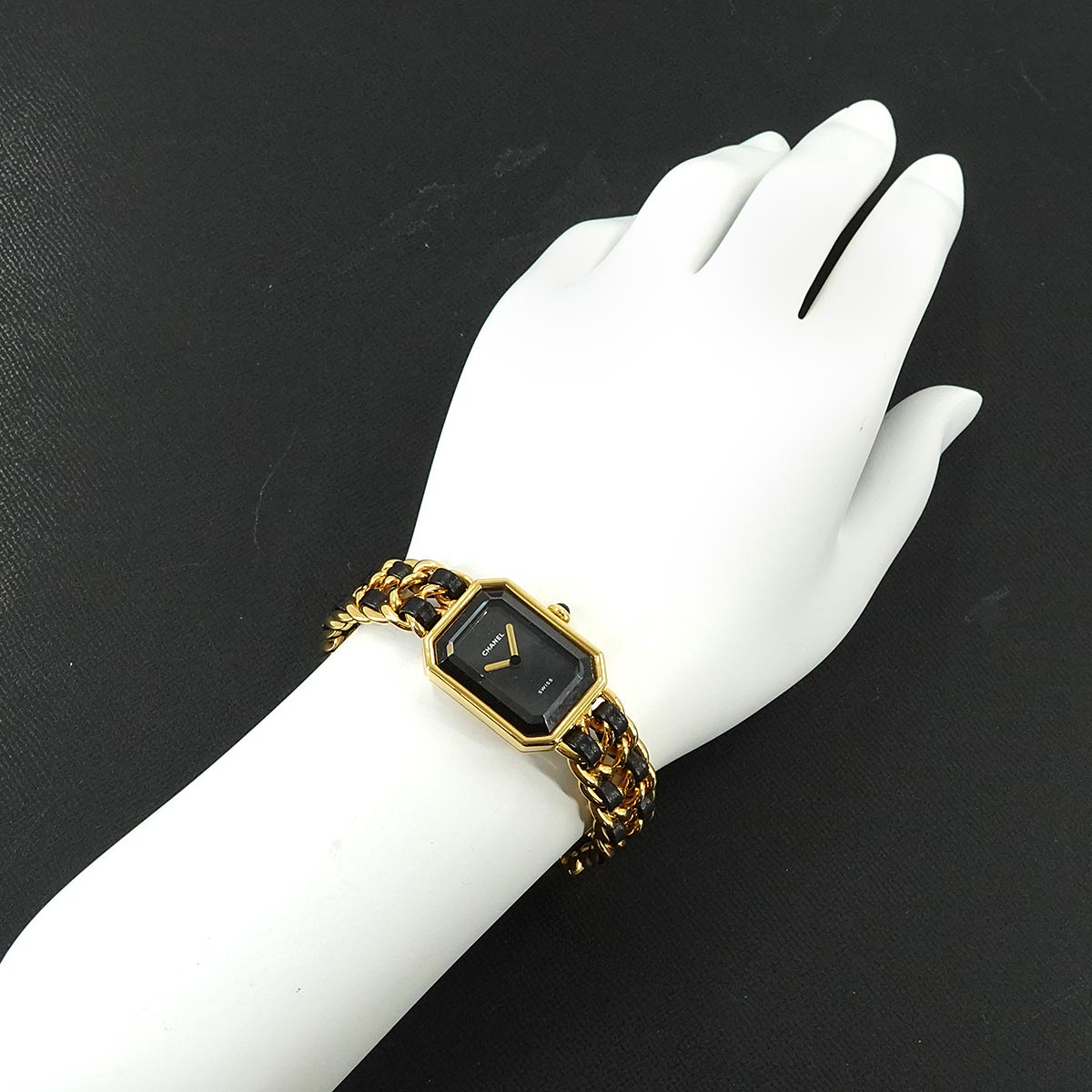 Premiere Size S H0001 Vintage Quartz Black Dial Ladies Watch