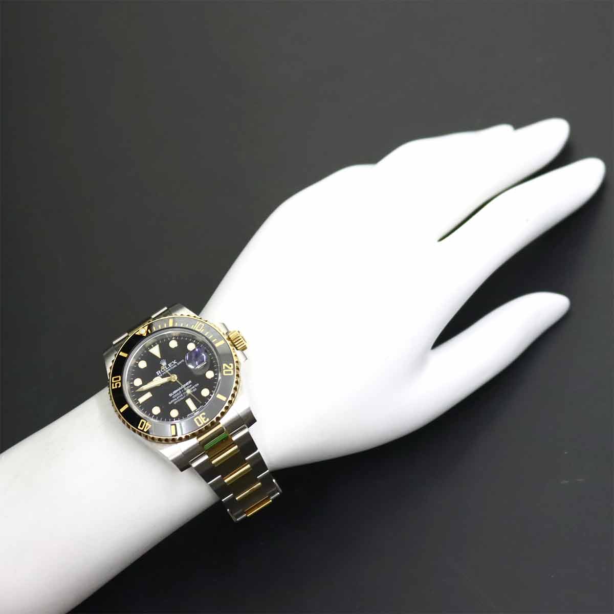 Submariner 116613LN Serial Random 750 YG Automatic Black Dial