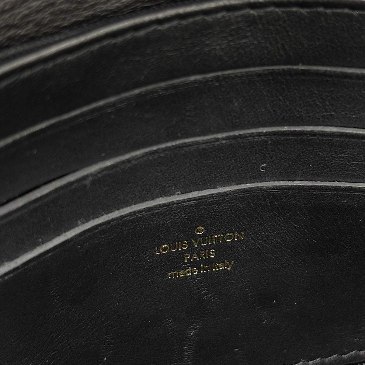 Bubblegram Wallet on Strap Shoulder Bag Leather M81398