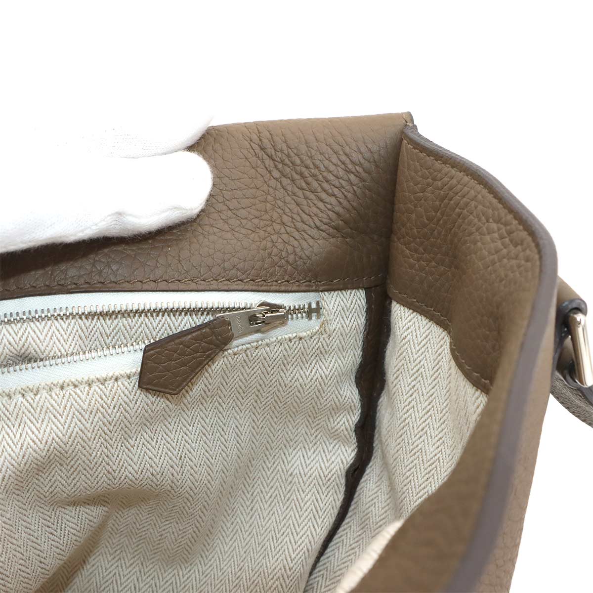 Sac Alfred 35 Messenger Shoulder Bag Taurillon Clemence Toupe