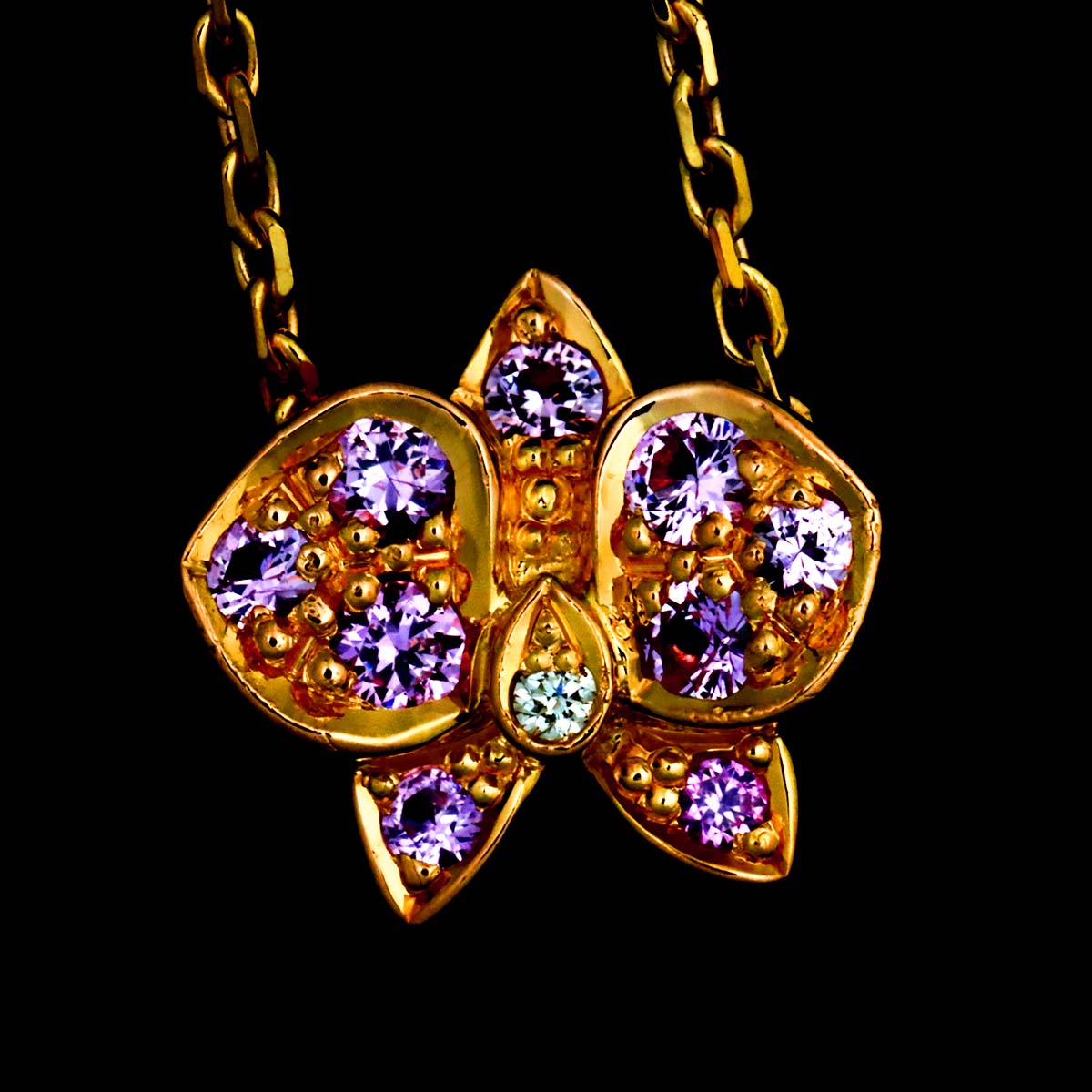 Caresse d Orchideespar Sapphire Diamond Necklace 18K PG 750