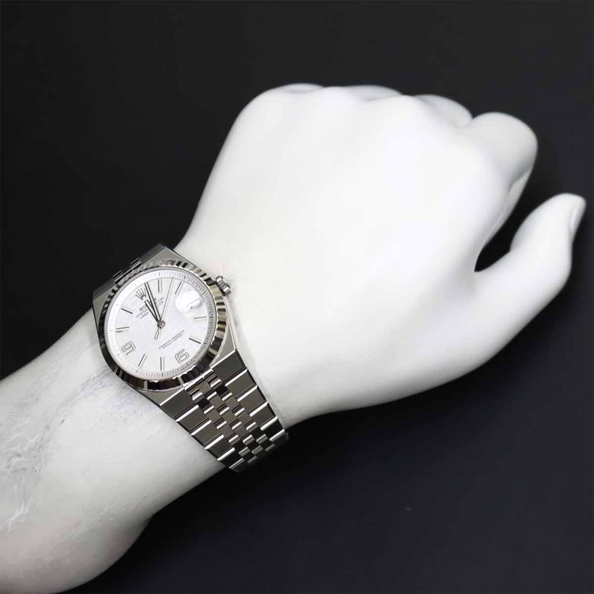 Land Dwellew 40 127334 Serial Random Automatic 750WG Mens Watch