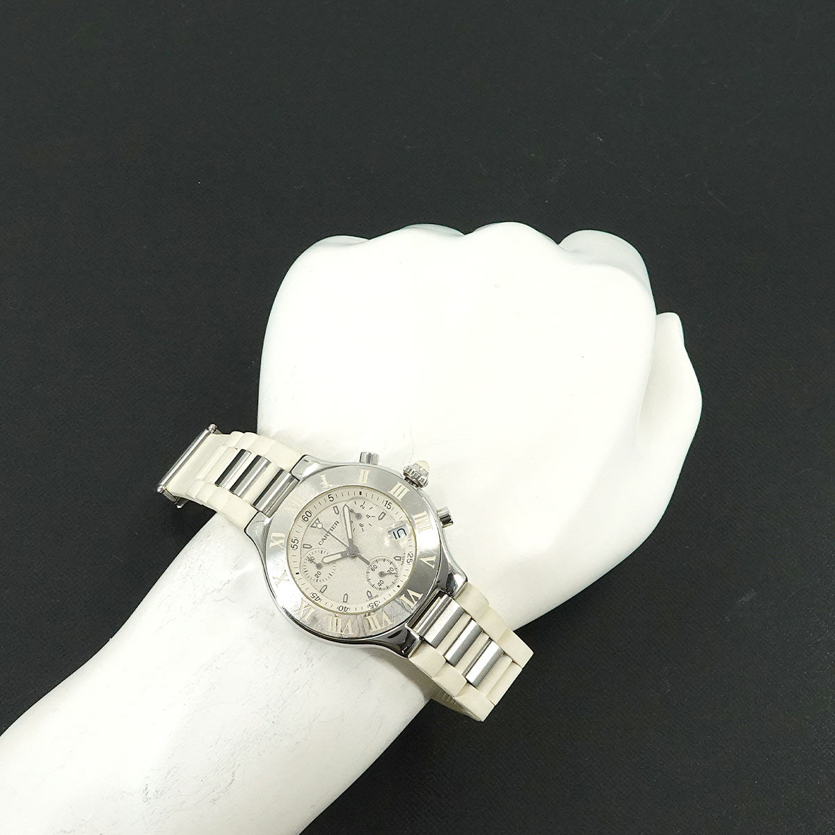 Must 21 Chronoscaph W10184U2 Date Quartz White Dial Mens