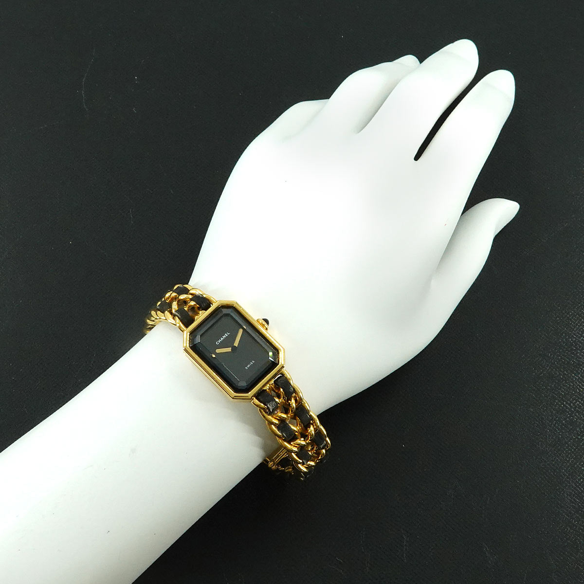 Premiere Size M H0001 Vintage Quartz Black Dial Ladies Watch
