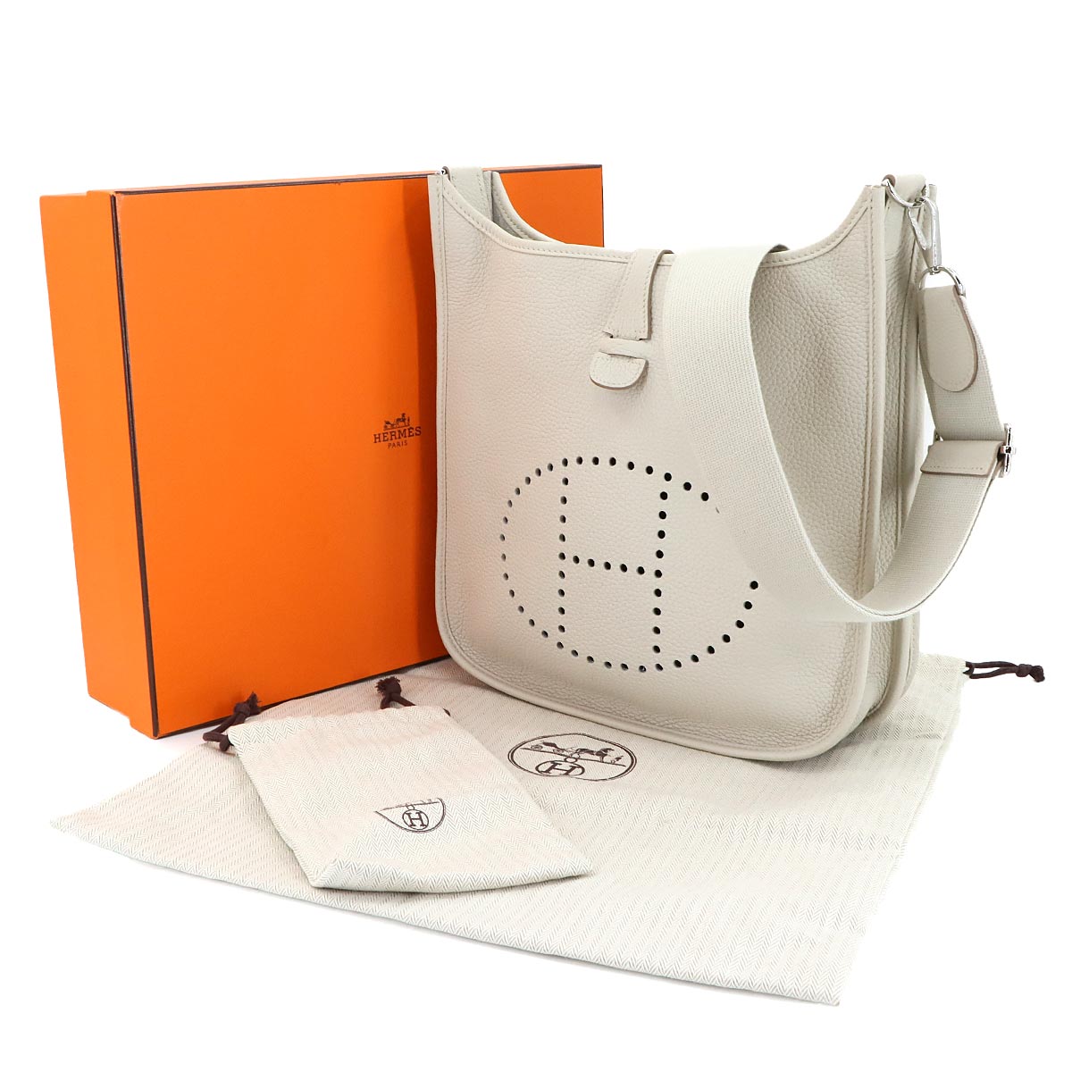 Everlyne 3 PM Shoulder Bag Taurillon Clemence Beton Purse