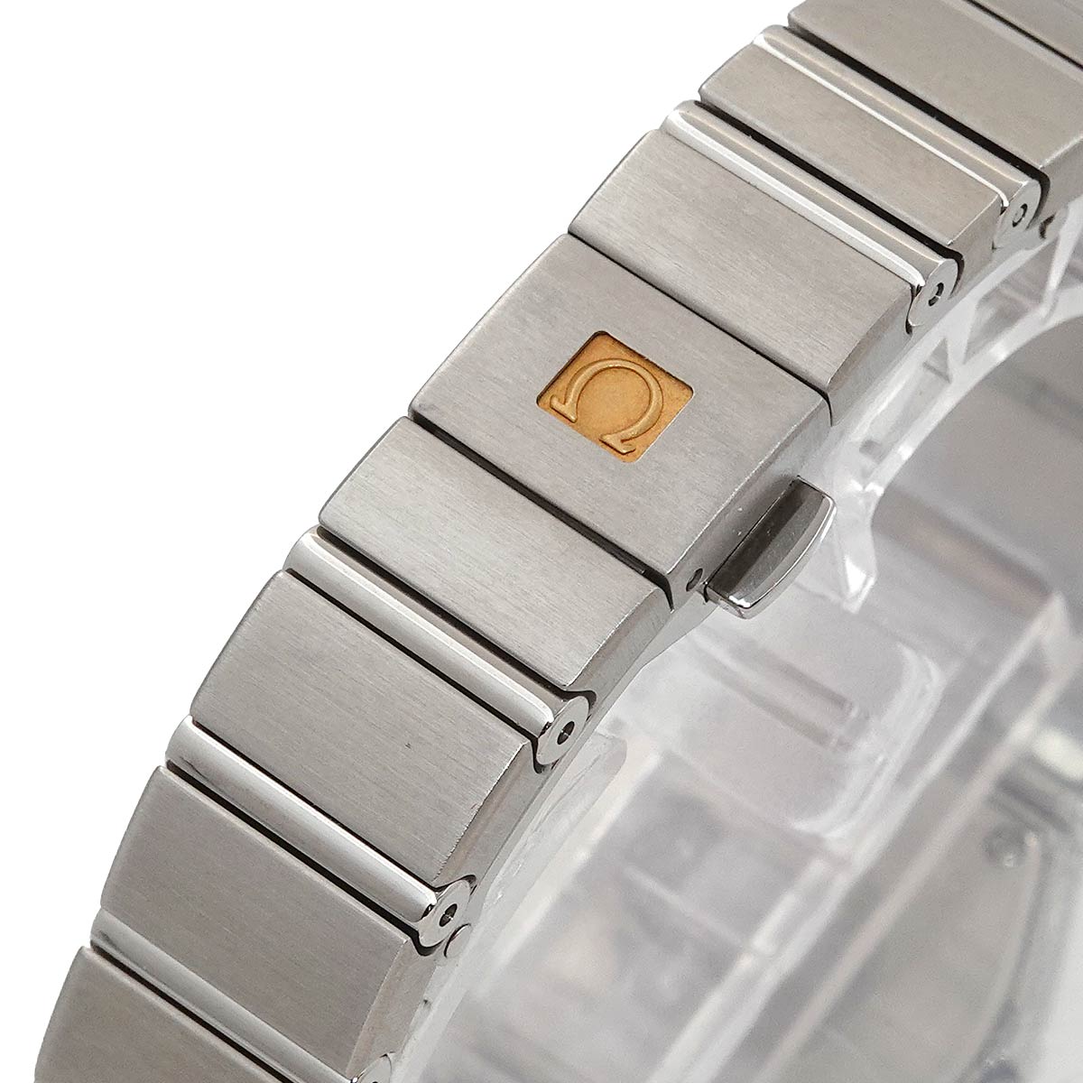 Constellation 123 10 24 60 57 002 Pink Shell 12P Diamond