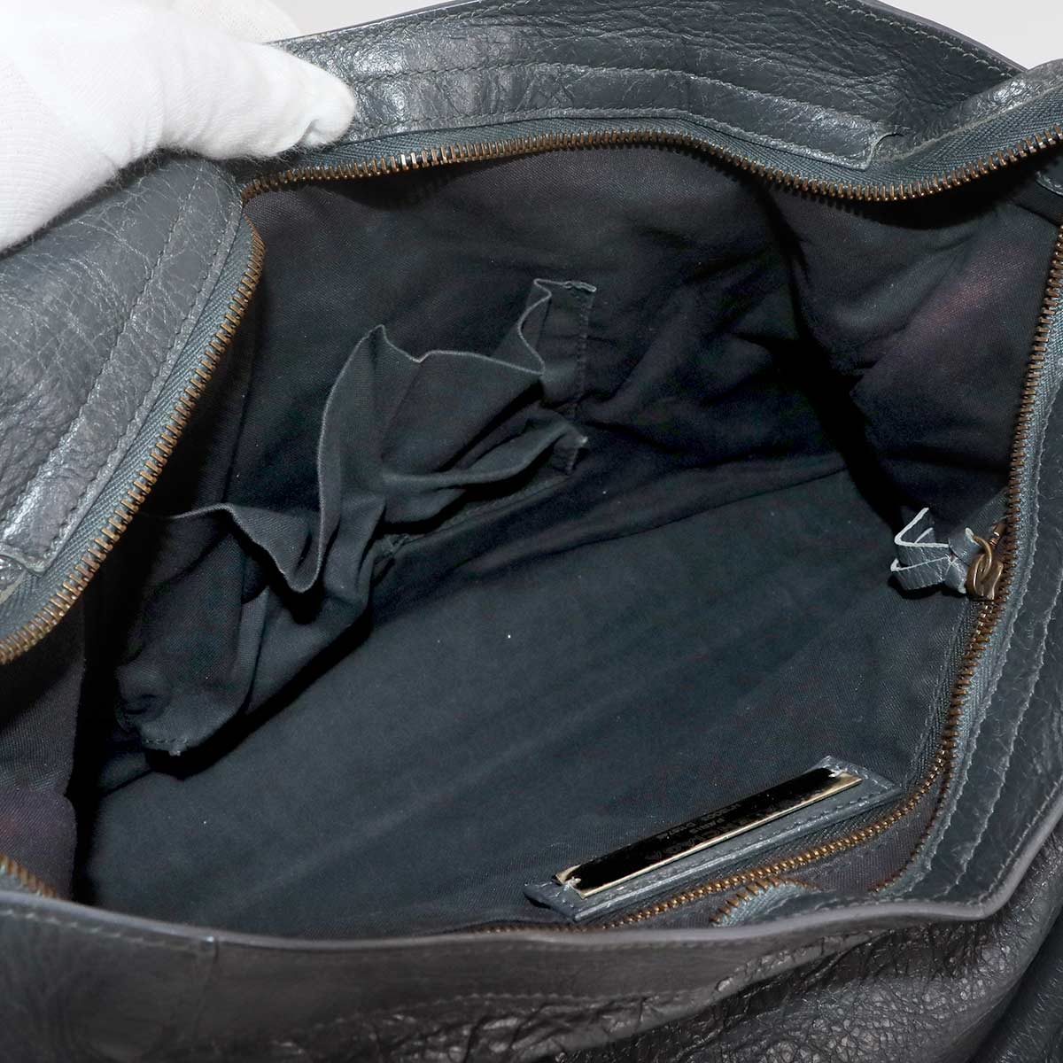 The City Hand Shoulder Bag Leather Gray 115748