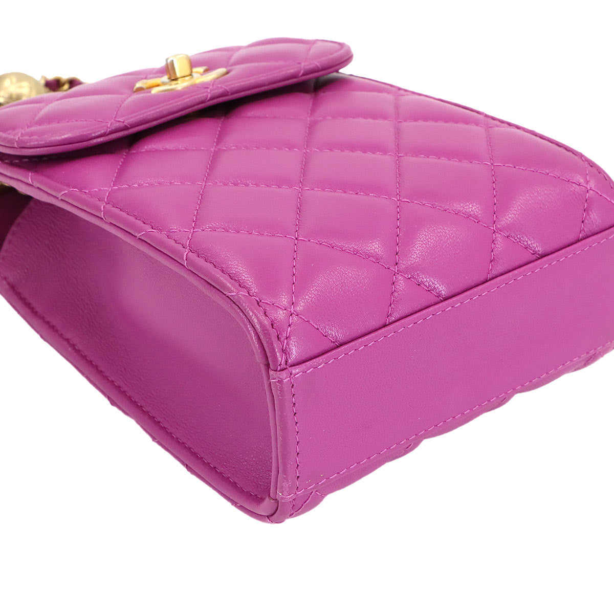 Matelasse Phone Hoder Chain Shoulder Bag Leather Purple AP1448