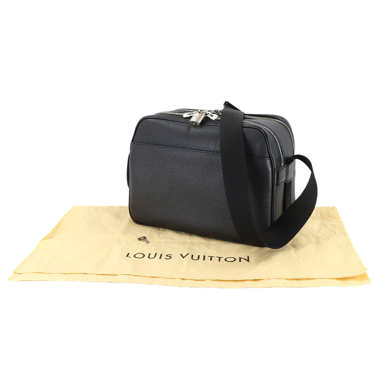 Taiga Reporter Shoulder Bag Ardoise M30152 Black Purse