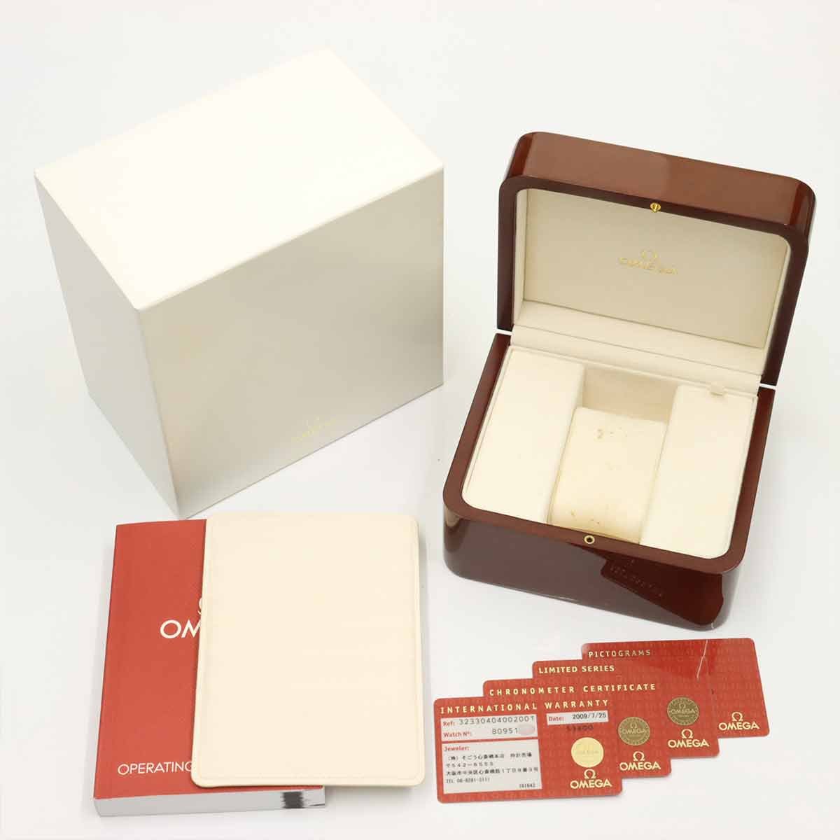 Speedmaster 323 30 40 40 02 001 Panda Date Automatic Watch