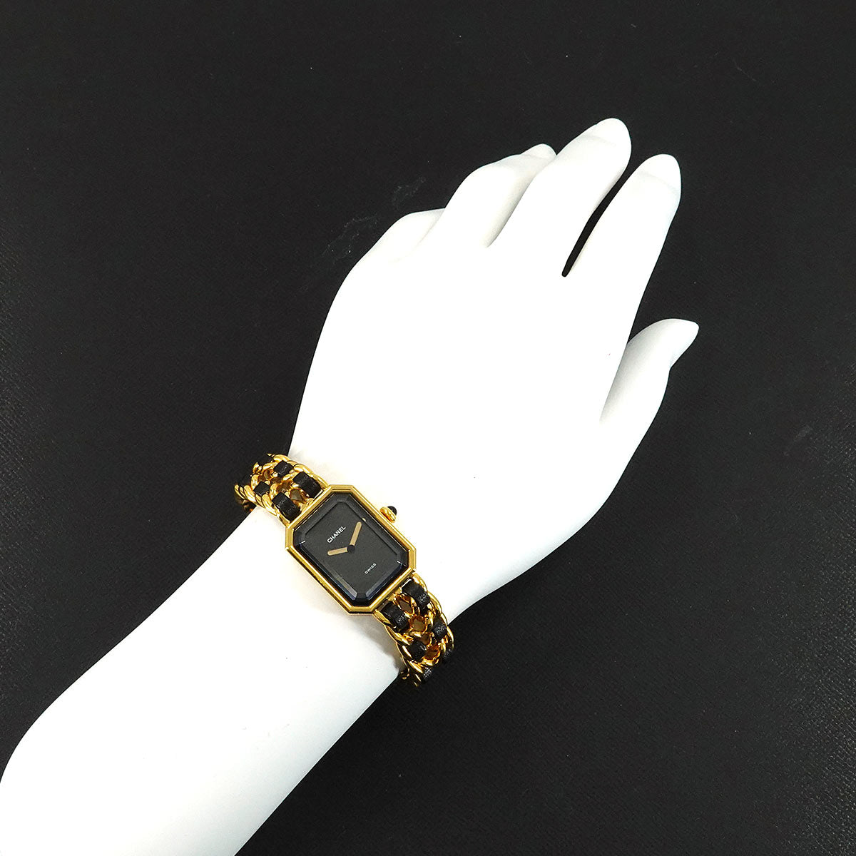 Premiere Size M H0001 Vintage Quartz Black Dial Ladies Watch