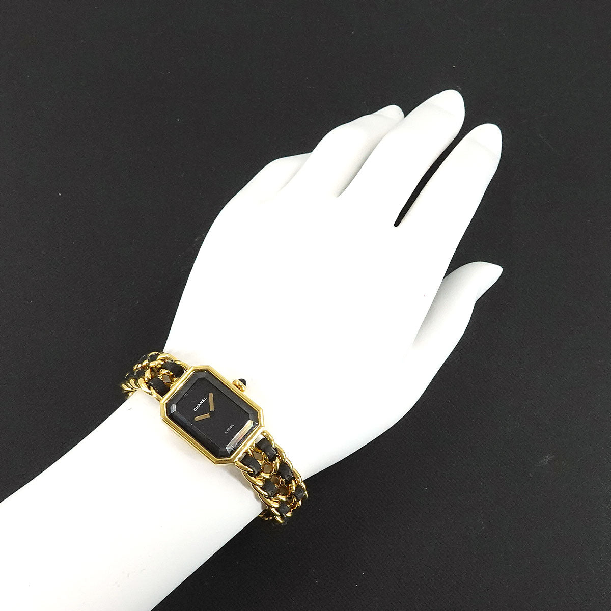 Premiere Size L H0001 Vintage Quartz Black Dial Ladies Watch