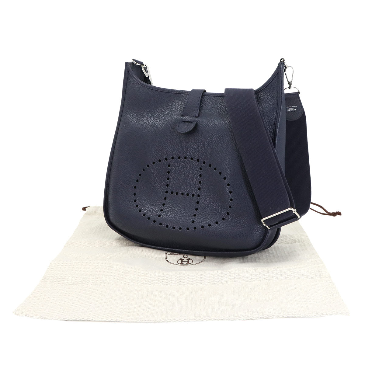 Evelyne3 GM Shoulder Bag Taurillon Clemence Bleu Nuit