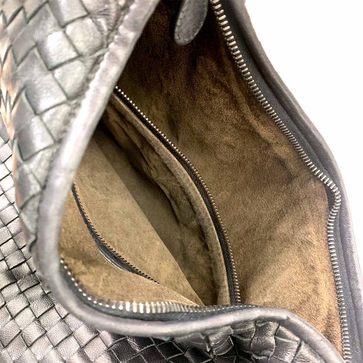 Intrecciato Shoulder Bag Leather Black 115653