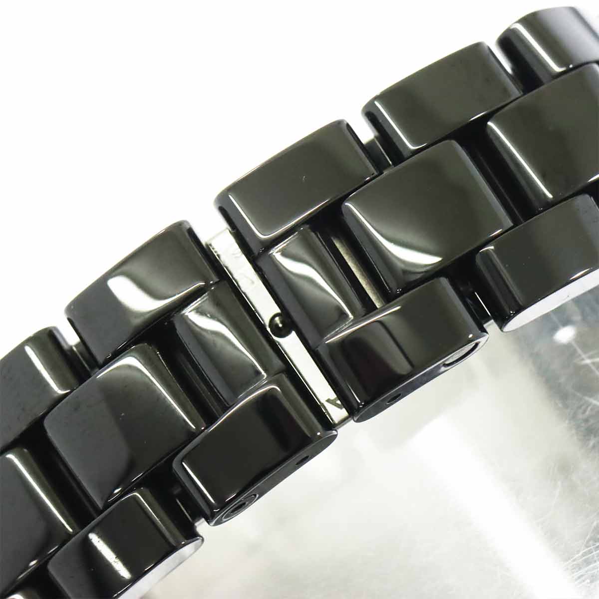 J12 33mm H0949 Diamond bezel Ceramic Date Black Dial Ladies