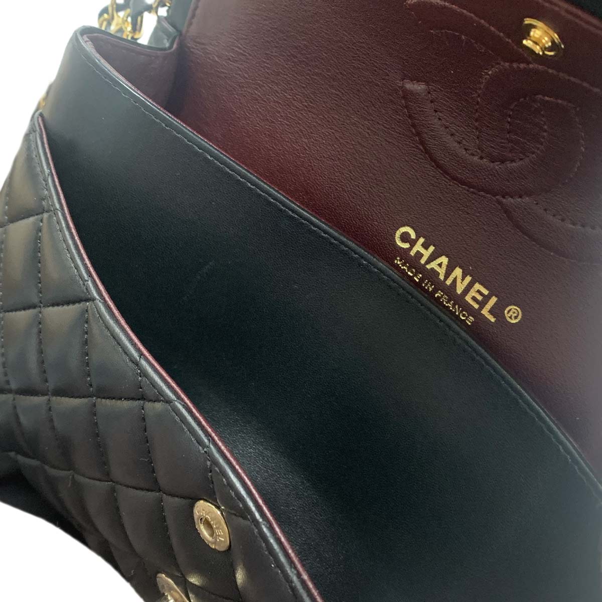 Matelasse 25 Chain Shoulder Bag Leather Black A01112 11.12