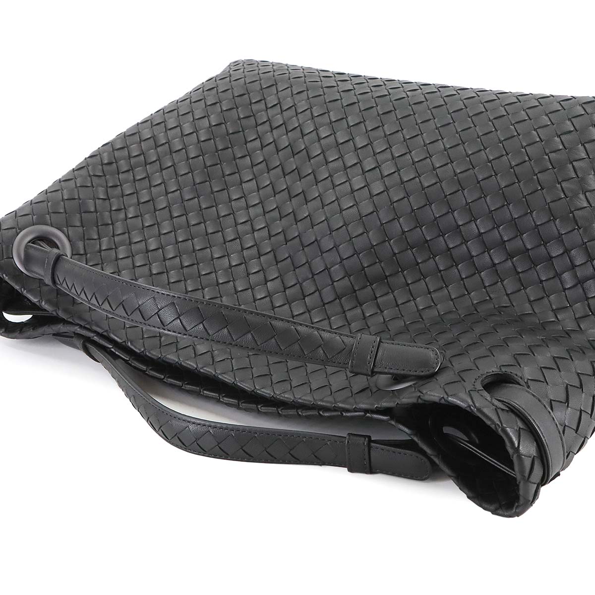 Intrecciato Medium Garda Tote Bag Leather Black 179320