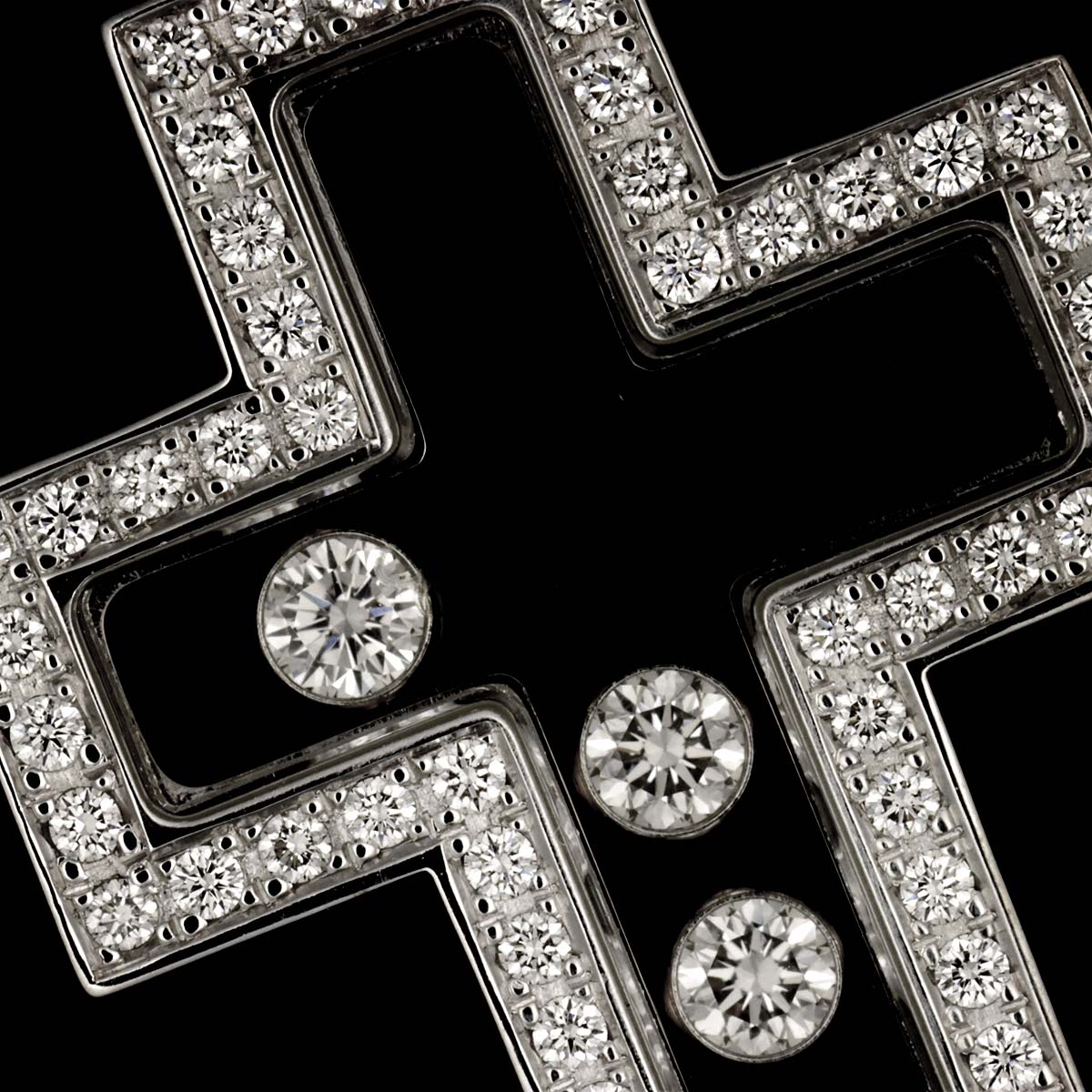 Happy Diamond Cross Necklace 18K White Gold 750