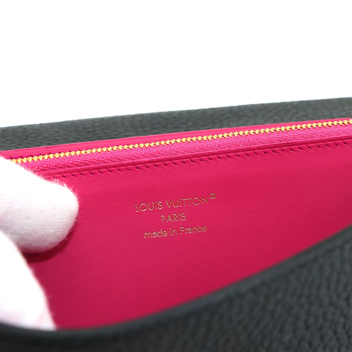 Capucines Wallet Taurillon leather Noir M61248 Purse