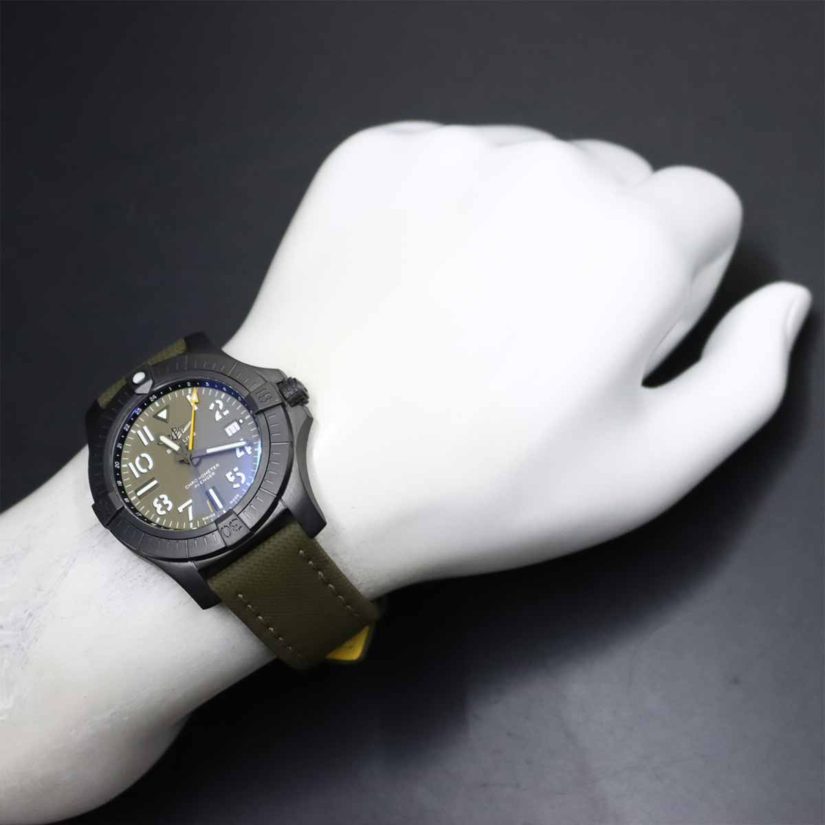 Avenger GMT V32395 Date Automatic Khaki Dial Mens Watch