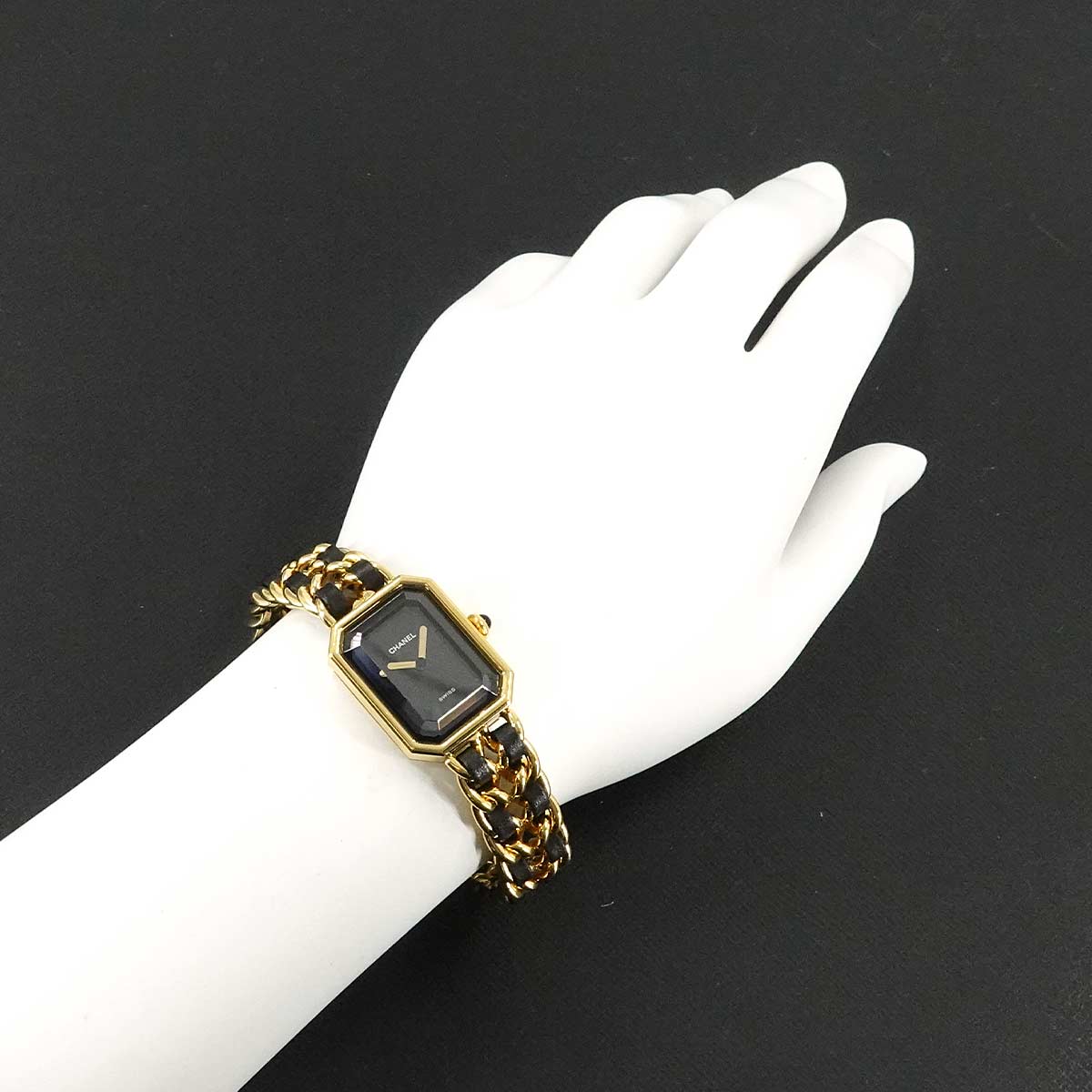 Premiere Size M H0001 Vintage Quartz Black Dial Ladies Watch