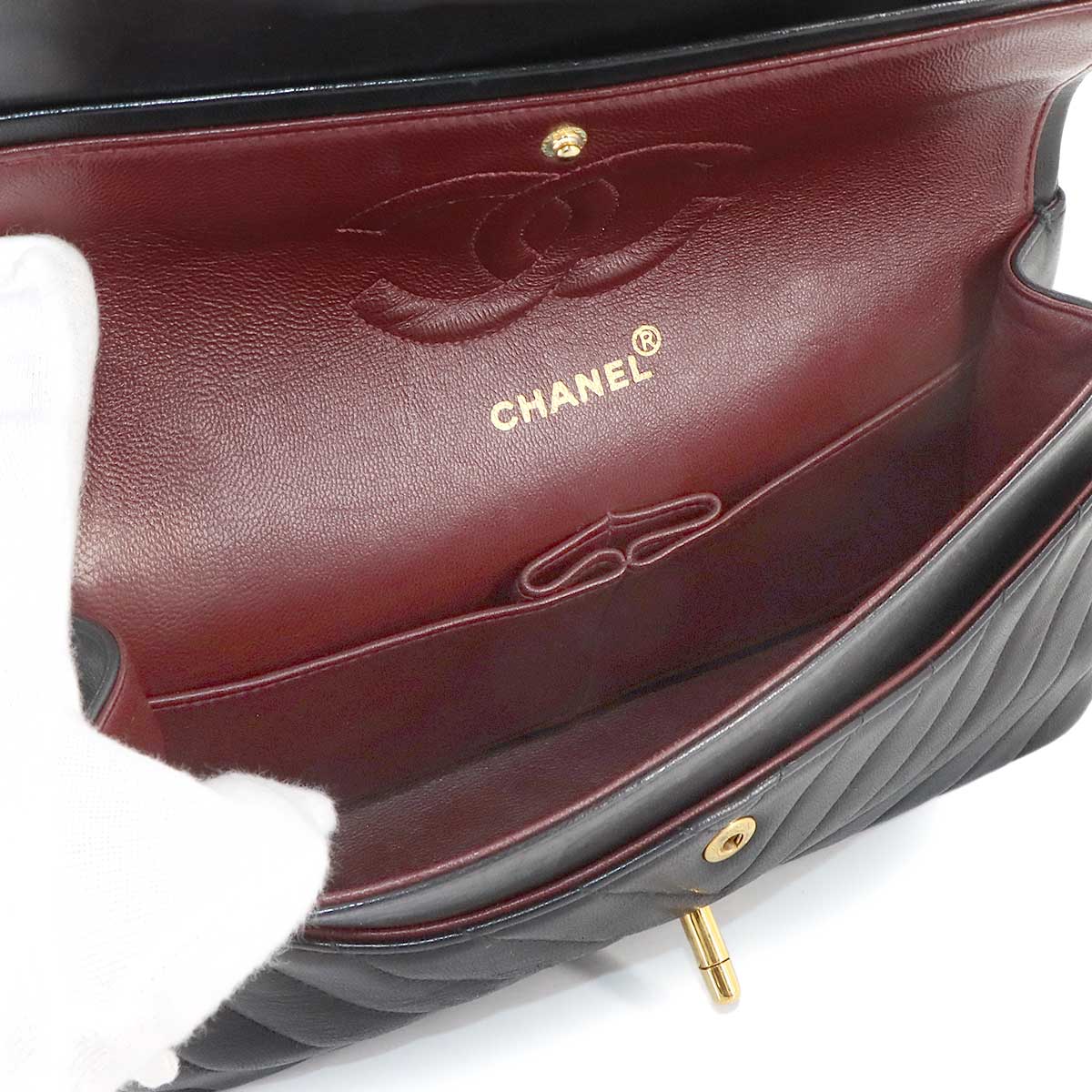 Chevron V Stitch Chain Shoulder Bag Leather Black A01112 Purse