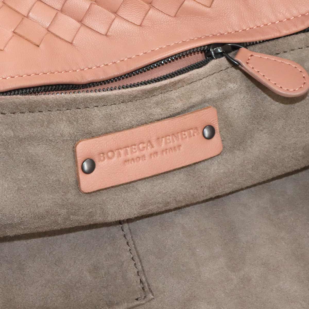 Intrecciato Medium Garda Tote Bag Leather Pink Purse